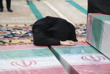 اقامه نماز بر پیکر مطهر شهدای گمنام در اردبیل