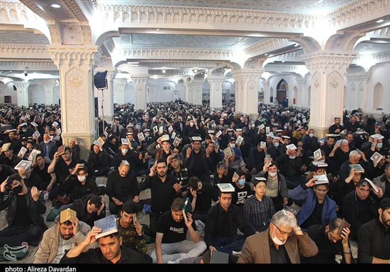 گزارش تصویری از مراسم احیای نوزدهم ماه رمضان در مصلی اردبیل