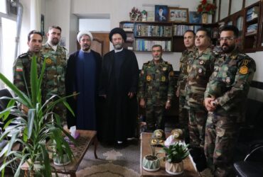 فرمانده ارتش استان اردبیل با آیت الله عاملی دیدار کرد