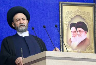 در برابر عظمت و قداست معلمین خضوع می‌کنیم