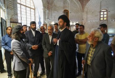 بازدید آیت الله عاملی از نمایشگاه هنری روز حقیقت