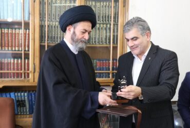 مدیرعامل بانک قرض‌الحسنه مهر ایران با آیت الله عاملی دیدار کرد