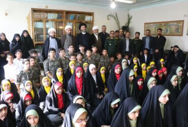 گروه های سرود روستای محمود آباد و شهر آبی بیگلو نمین با آیت الله عاملی دیدار کردند