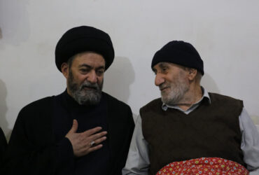 دیدار آیت الله عاملی با خانواده شهید محبوبی در پارس آباد