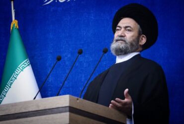 تمام ملتهای مسلمان با ما هستند (خطبه های 18 اردیبهشت 1405)